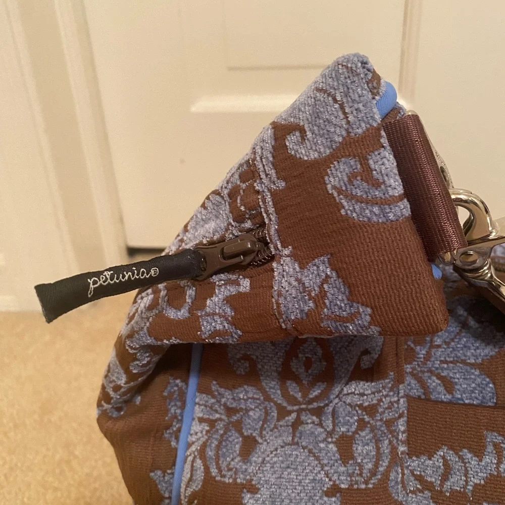Petunia Pickle Bottom Touring Tote Blueberry Açaí PPD Collection Diaper Bag